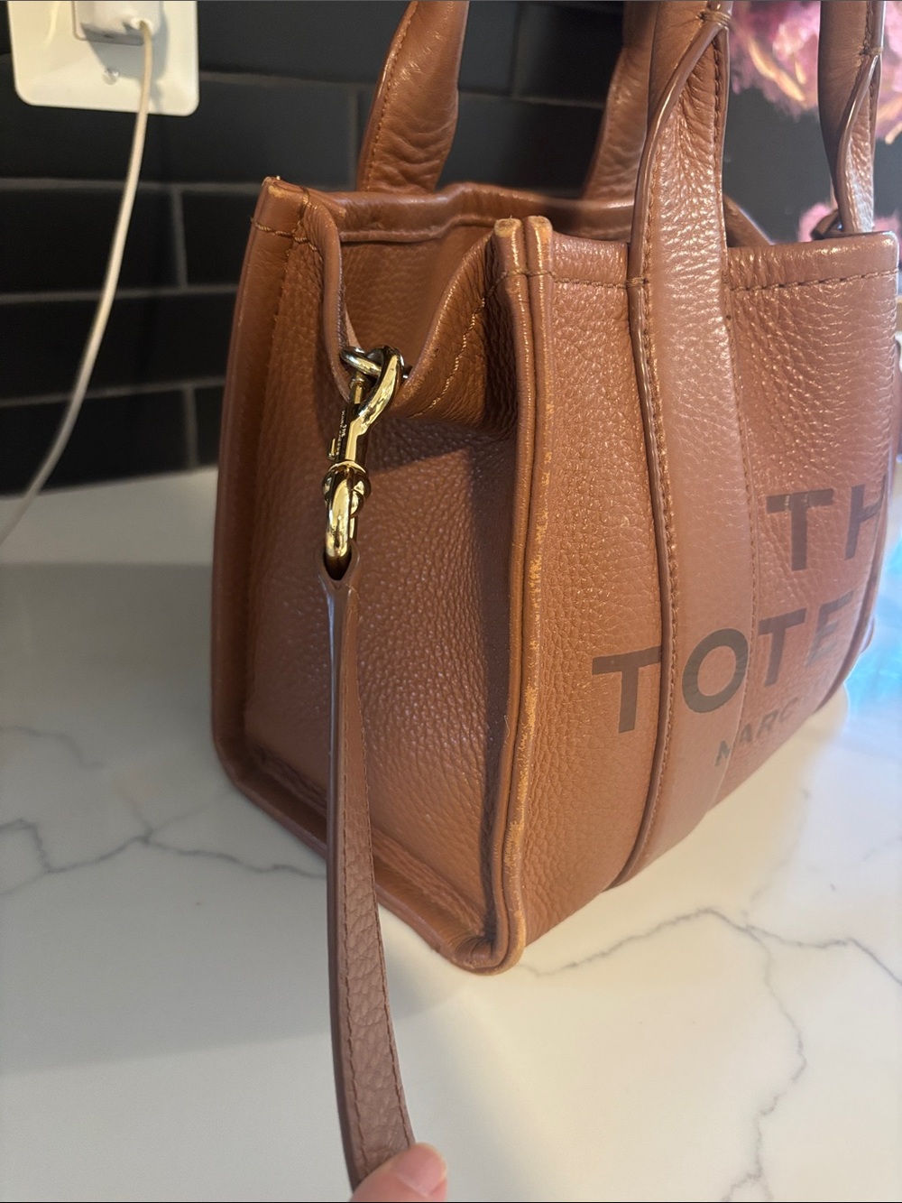 Marc Jacobs The Tote Bag in Chestnut Brown Leather - Picture 3 of 6